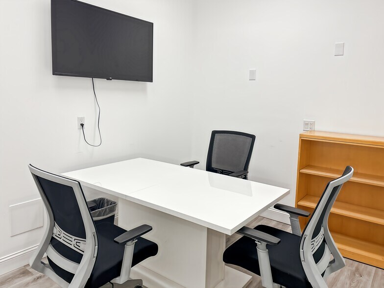 More Photos Of 177 W Putnam Ave, Greenwich Coworking Space