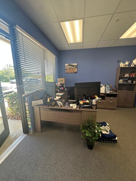 More Photos Of 4428-4450 Eagle Falls Pl, Tampa Warehouse For Lease