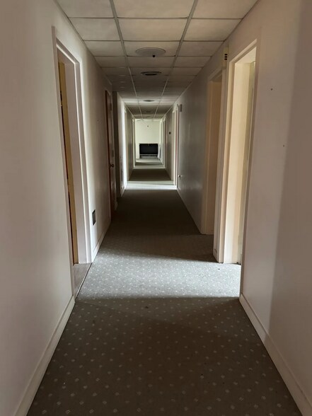 More Photos Of 89 E Genesee St, Auburn Flex For Sale