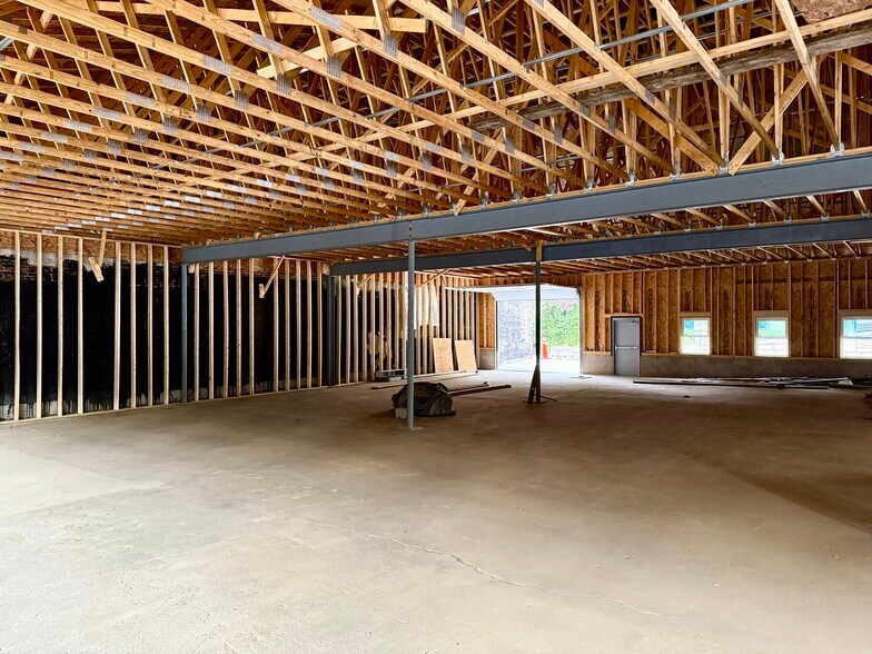 More Photos Of 1430 High St, Pittsburgh Warehouse For Lease