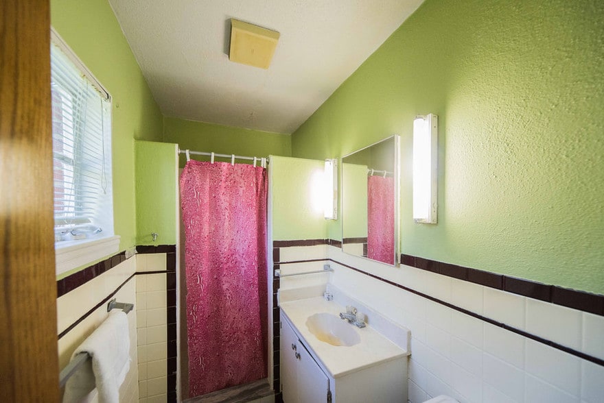 More Photos Of 225 Sturgis Rd, Marion Hotel For Sale