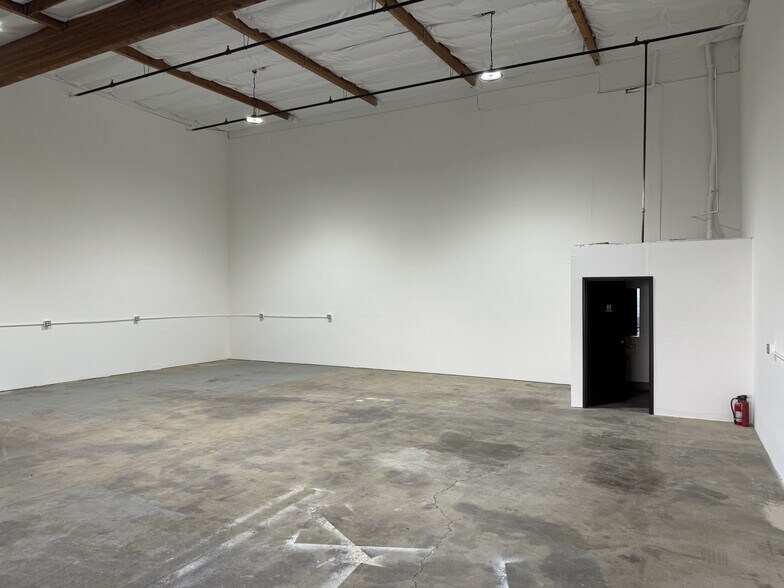 More Photos Of 11367 Trade Center Dr, Rancho Cordova Unknown For Lease