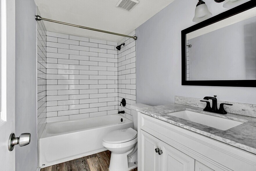 More Photos Of 725 7th S ave, Jacksonville Beach Multifamily For Sale