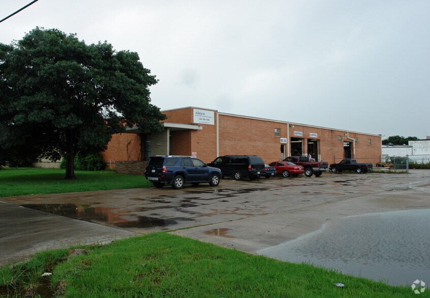 More Photos Of 9001-9005 Sovereign Row, Dallas Distribution For Lease