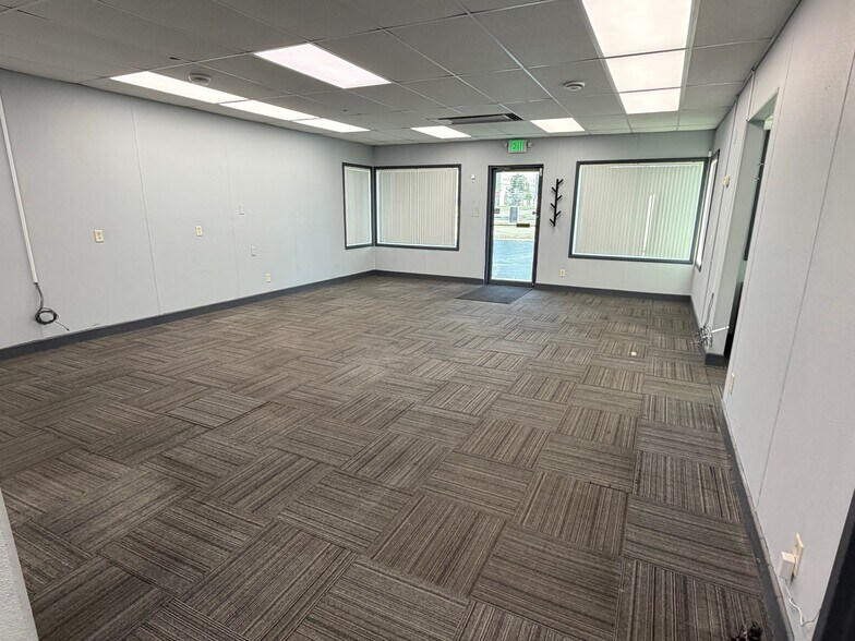 More Photos Of 60 N Brown Ave, Terre Haute General Retail For Lease