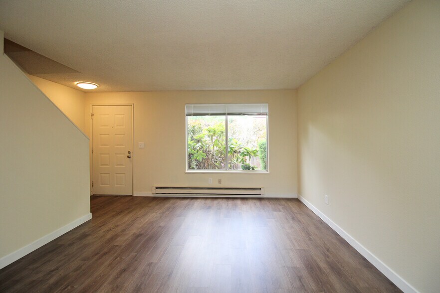 More Photos Of 1822 SE Ash St, Portland Multifamily For Sale