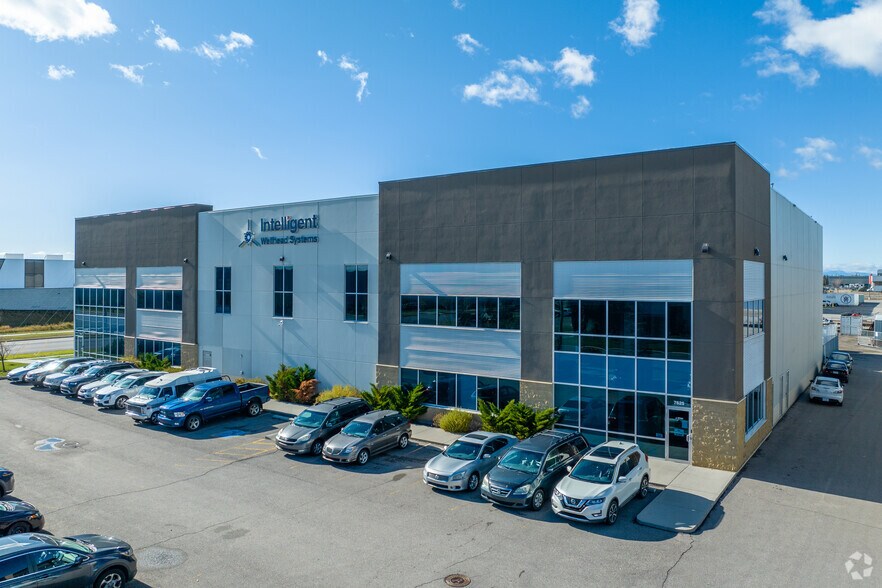 More Photos Of 7615-7633 57th St SE, Calgary Service For Lease