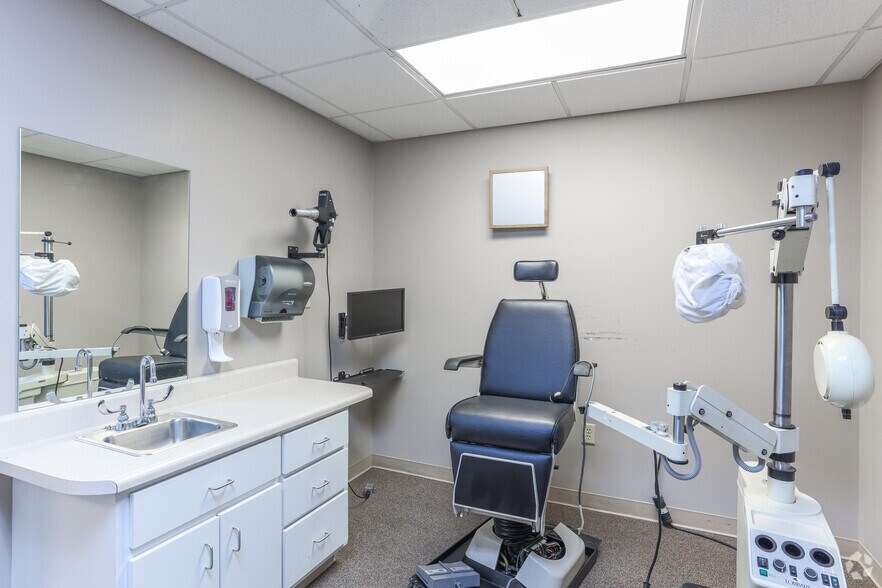 More Photos Of 2308 Palmyra Rd, Albany Medical For Lease