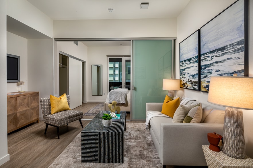 More Photos Of 500 W Broadway, Long Beach Apartments For Lease