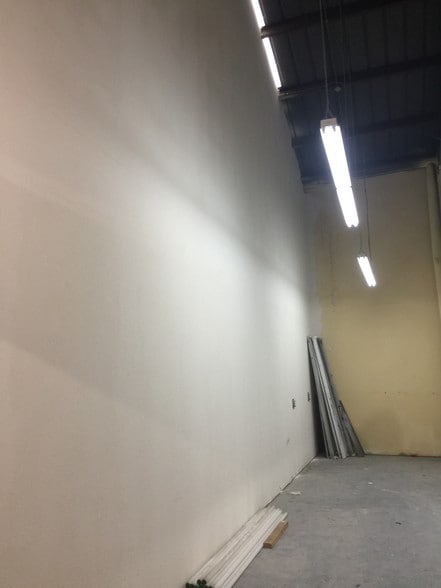 More Photos Of 8418 Broadway St, San Antonio Service For Lease