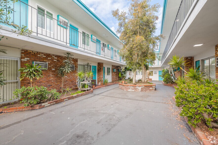 More Photos Of 24248 Crenshaw Blvd, Torrance Office For Sale