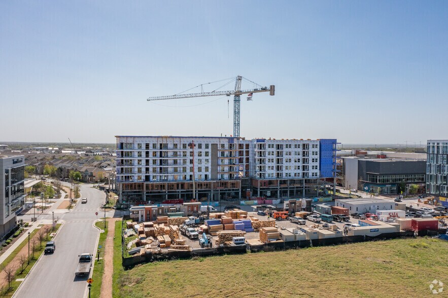 More Photos Of 1911 Philomena St, Austin Apartments For Lease