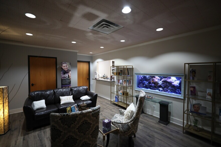 More Photos Of 4100 W 15th St, Plano Medical For Lease