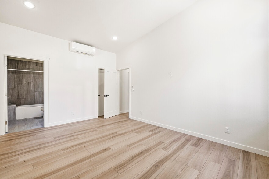 More Photos Of 22320 Itasca St, Chatsworth Apartments For Sale