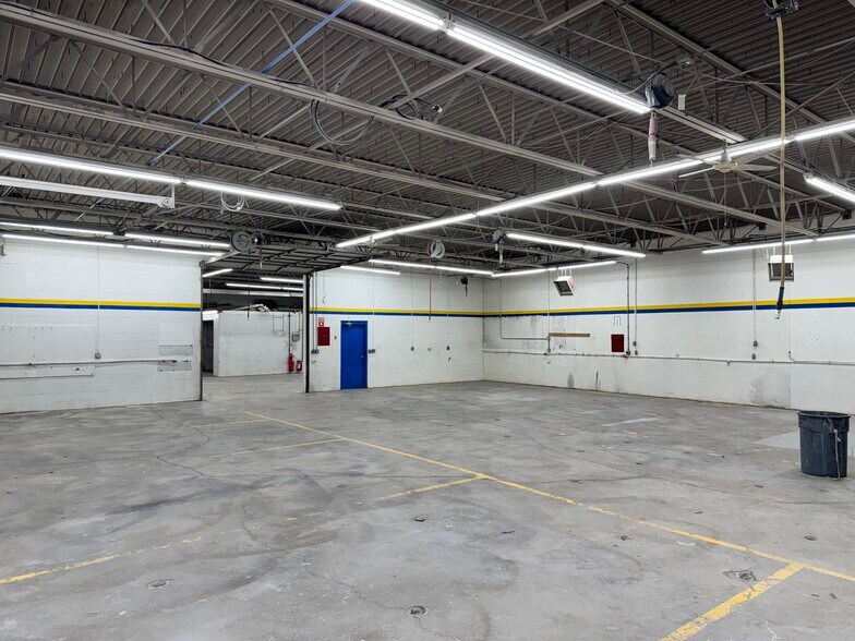 More Photos Of 4316 S Newcastle Rd, Oklahoma City Service For Lease