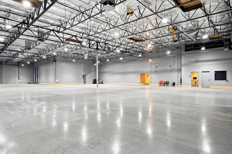 More Photos Of 2701 Crimson Canyon Dr, Las Vegas Light Manufacturing For Sale