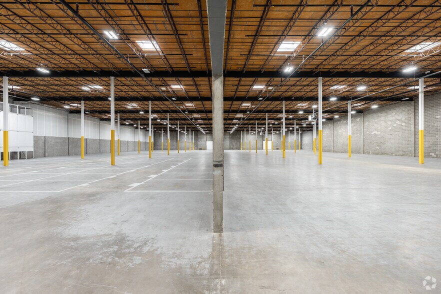 More Photos Of 6930 San Tomas Rd, Elkridge Warehouse For Lease