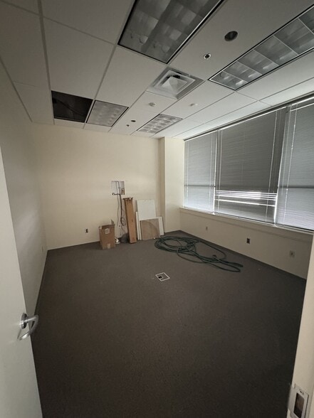 More Photos Of 5300 Kings Island Dr, Mason Office For Sale