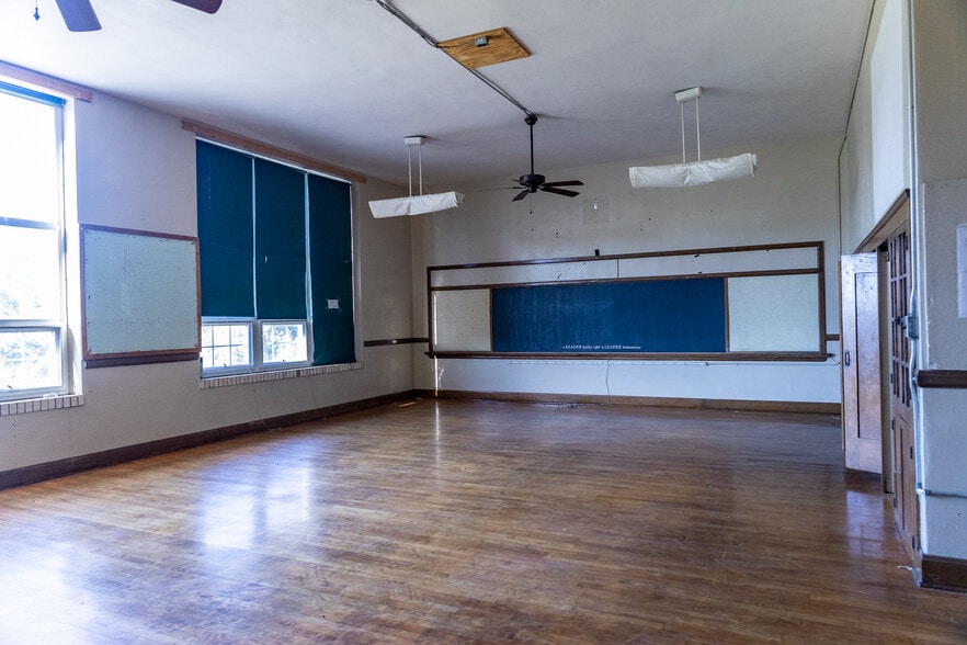 More Photos Of 3500 W National Rd, Springfield Schools For Sale