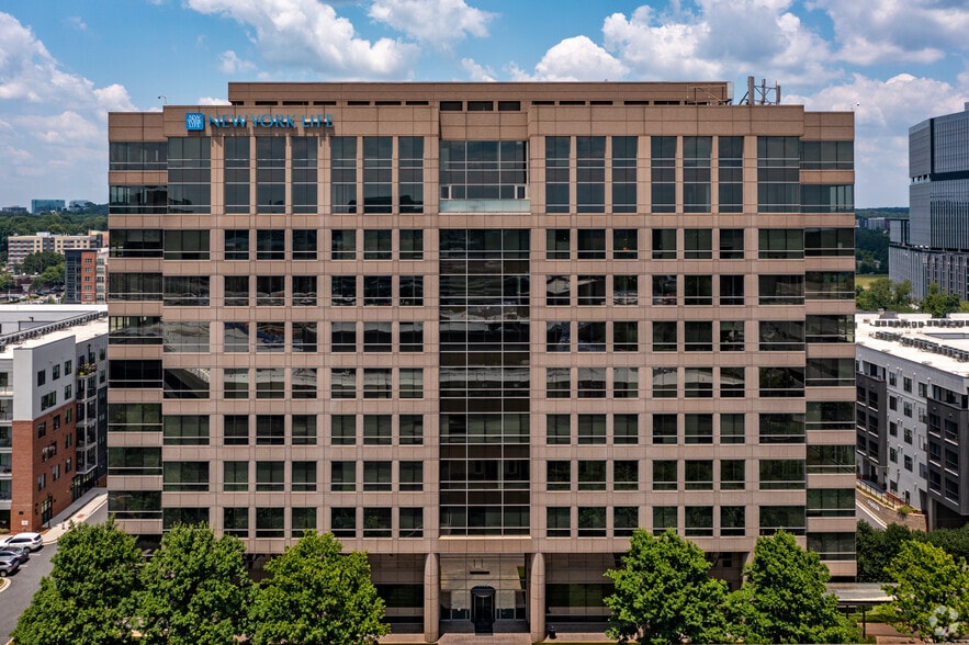 More Photos Of 5901 Peachtree Dunwoody Rd NE, Atlanta Unknown For Lease
