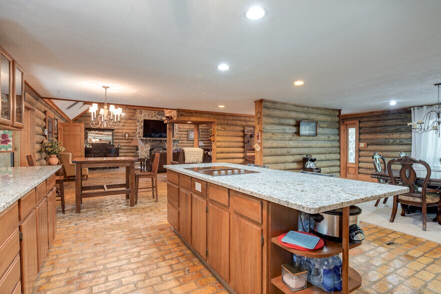 More Photos Of 4032 Highway 48 W, Mccomb Specialty For Sale