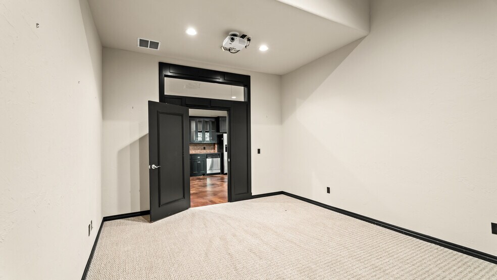 More Photos Of 14000 N Western Ave, Edmond Office For Sale