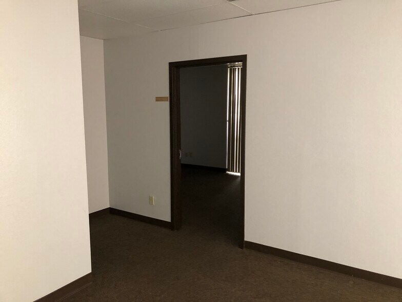 More Photos Of 1002-1004 Hanson Ct, Milpitas Manufacturing For Lease