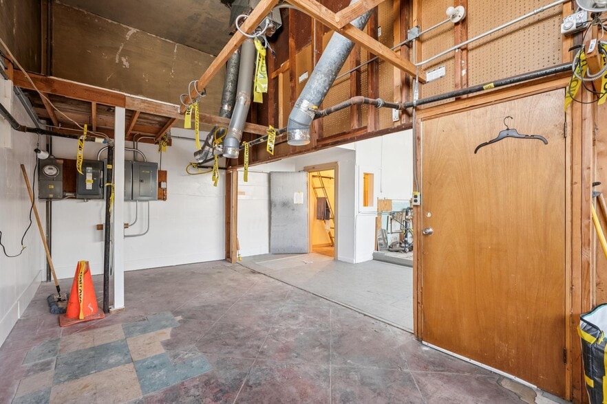 More Photos Of 700 10th Ave, San Francisco General Retail For Sale