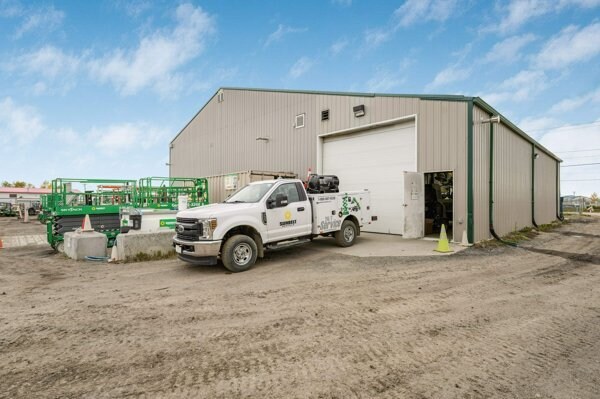More Photos Of 30 Industrial Dr, Sylvan Lake Service For Lease