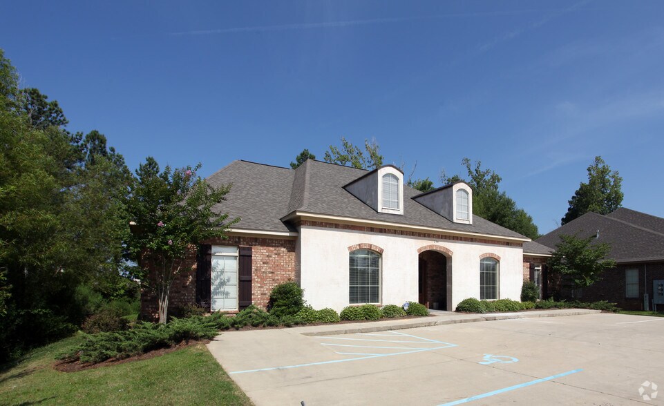 More Photos Of 239 Katherine Dr, Flowood Office For Lease
