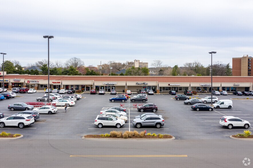 More Photos Of 92 White Bridge Rd, Nashville Unknown For Lease