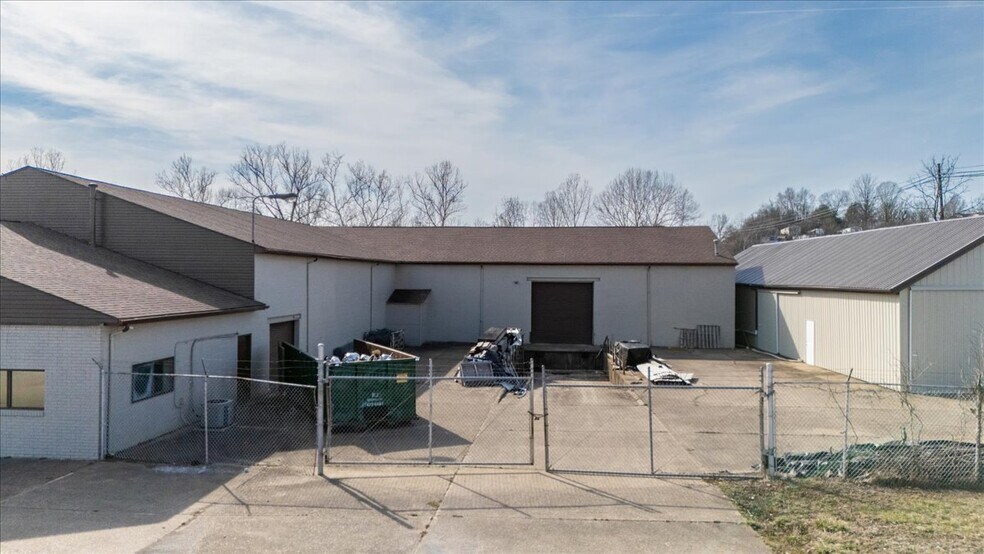 More Photos Of 1321 DuPont Rd, Parkersburg Self Storage For Sale