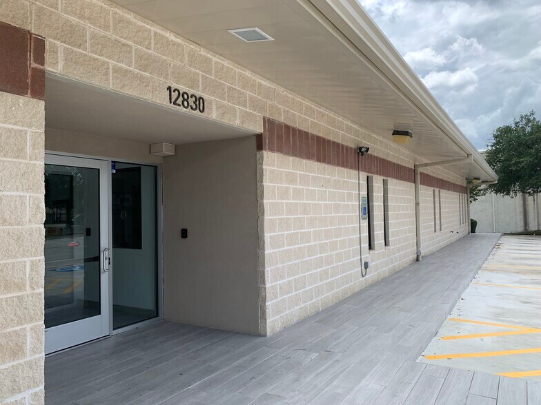 More Photos Of 12830 Cogburn Ave, San Antonio Light Distribution For Lease