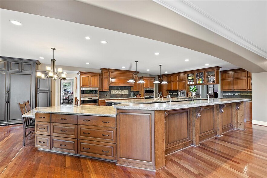 More Photos Of 1330 Oxford Rd, Bloomfield Hills Specialty For Sale