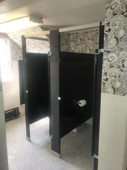 More Photos Of 329 E Moody Ave, New Castle Religious Facility For Sale