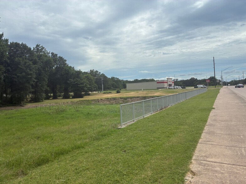 More Photos Of Beck Street & Silkwood Drive, Bryan Land For Sale