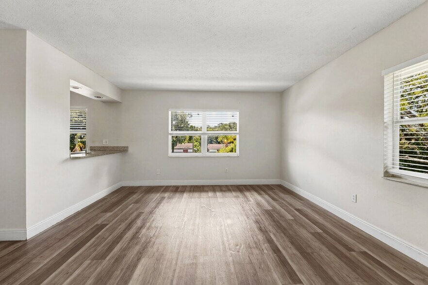 More Photos Of 8412-8420 N Lois Ave, Tampa Apartments For Sale
