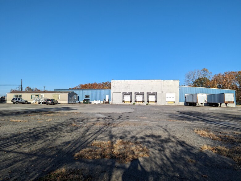 More Photos Of 5 Orchard Dr, Gardiner Warehouse For Lease