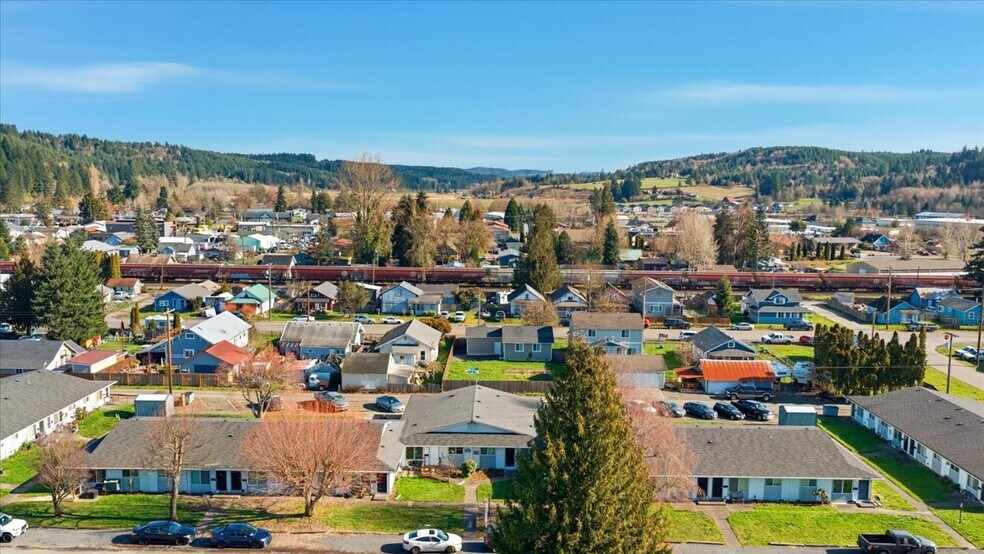 More Photos Of 1100-1105 S Pearl St, Centralia Apartments For Sale