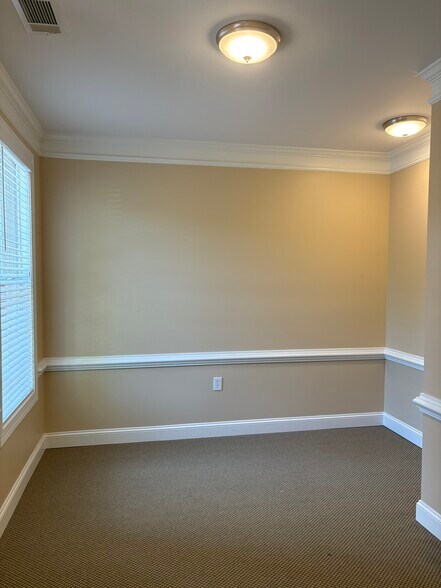 More Photos Of 3105 Creekside Village Dr, Kennesaw Medical For Sale