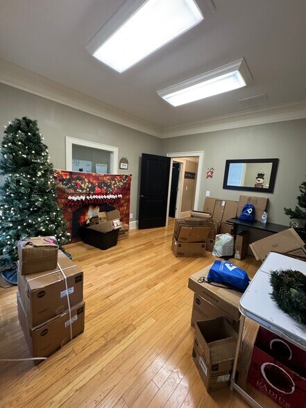 More Photos Of 800 Old Dawson Village Rd E, Dawsonville Office For Sale