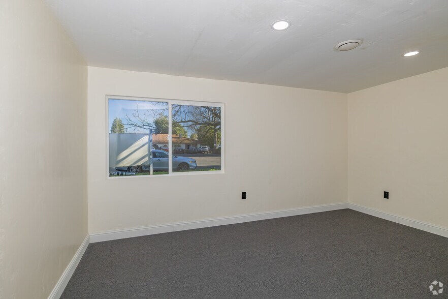 More Photos Of 3625 Mission Ave, Carmichael Medical For Lease