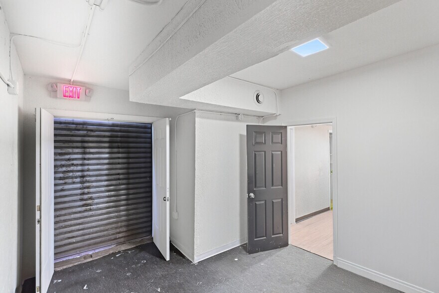 More Photos Of 449 Orange St, Newark Storefront Retail Residential For Sale