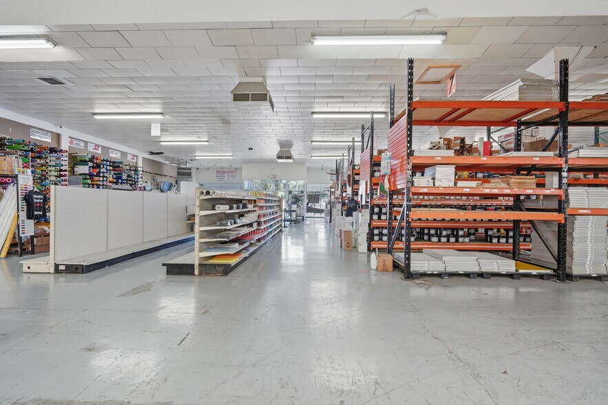 More Photos Of 710 S Main St, Santa Ana Freestanding For Sale