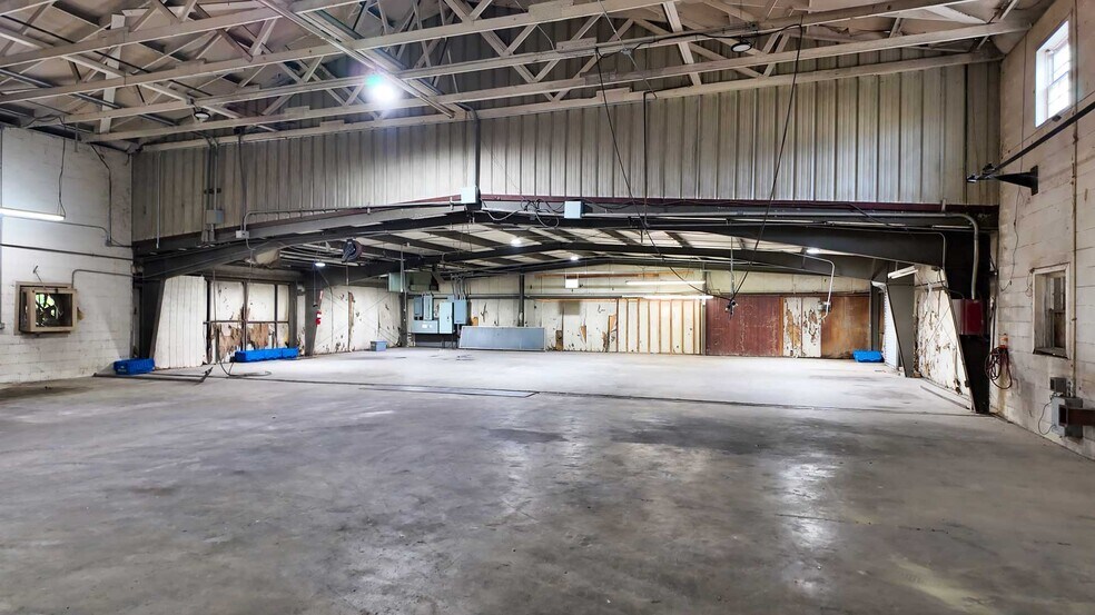 More Photos Of 11763 N Us-319, Thomasville Manufacturing For Sale