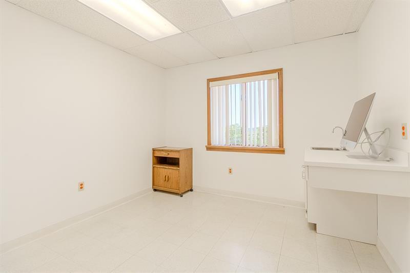 More Photos Of 1027 W Main St, Mount Pleasant Medical For Sale