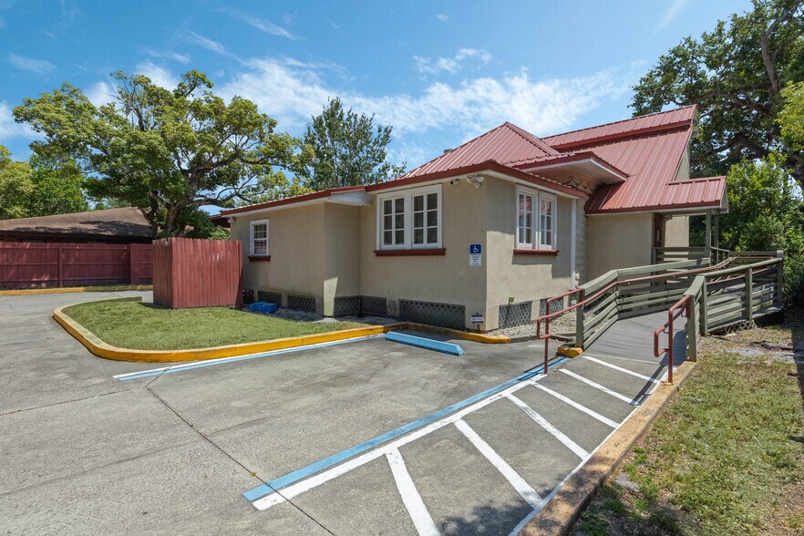 More Photos Of 1007 Emmett St, Kissimmee Medical For Sale