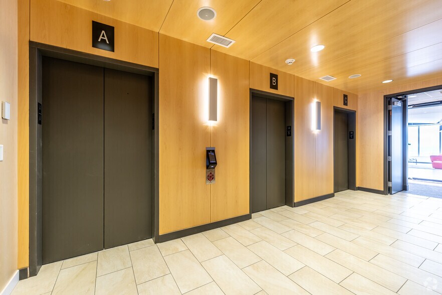 More Photos Of 1299 Farnam St, Omaha Office For Lease