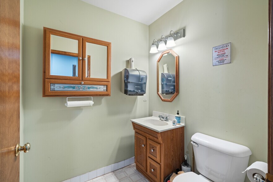 More Photos Of 600 Nathan Ln, Elkhorn Industrial For Lease