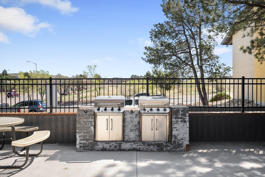 More Photos Of 3349 E Fountain Blvd, Colorado Springs Apartments For Sale